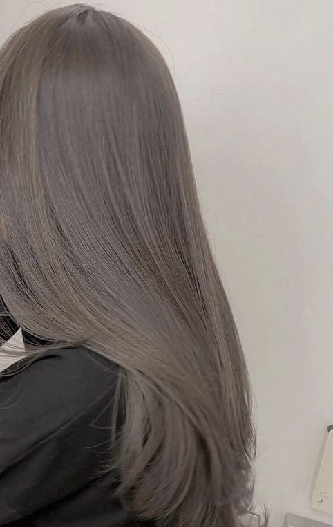 Rock Dishwater Ash Blonde Hair with Confidence: Reclaim Drab and Ditch Silly Labels