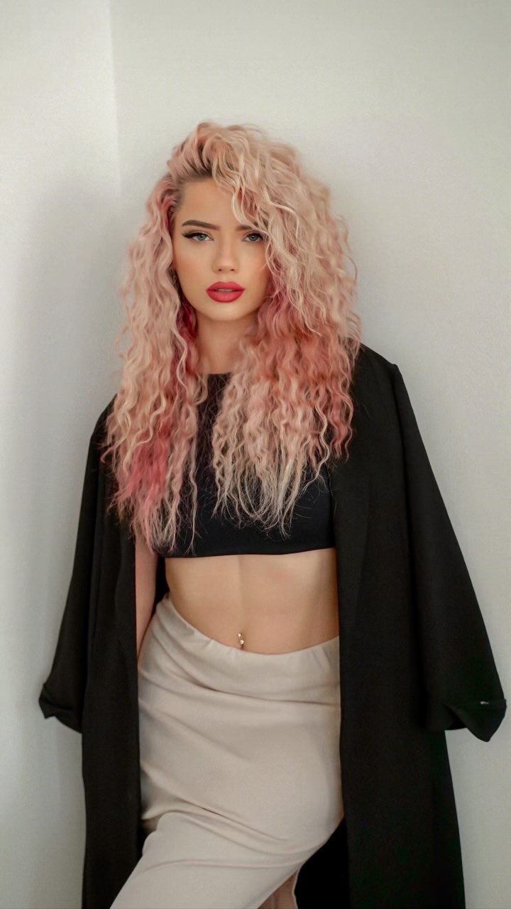 Light Pink Hair for Edgy Coquette Aesthetic - The Perfect Balance