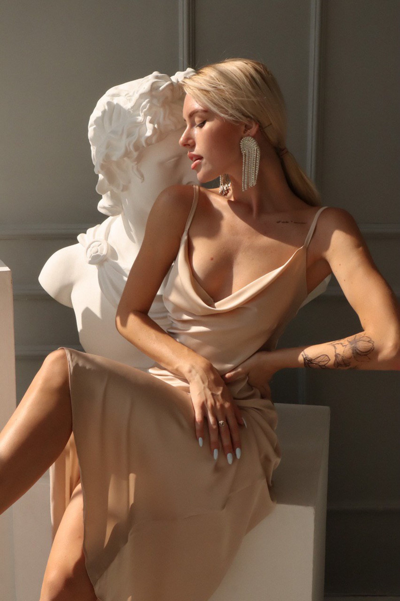 Feminine Luxury: Accessorizing for a Champagne Dress