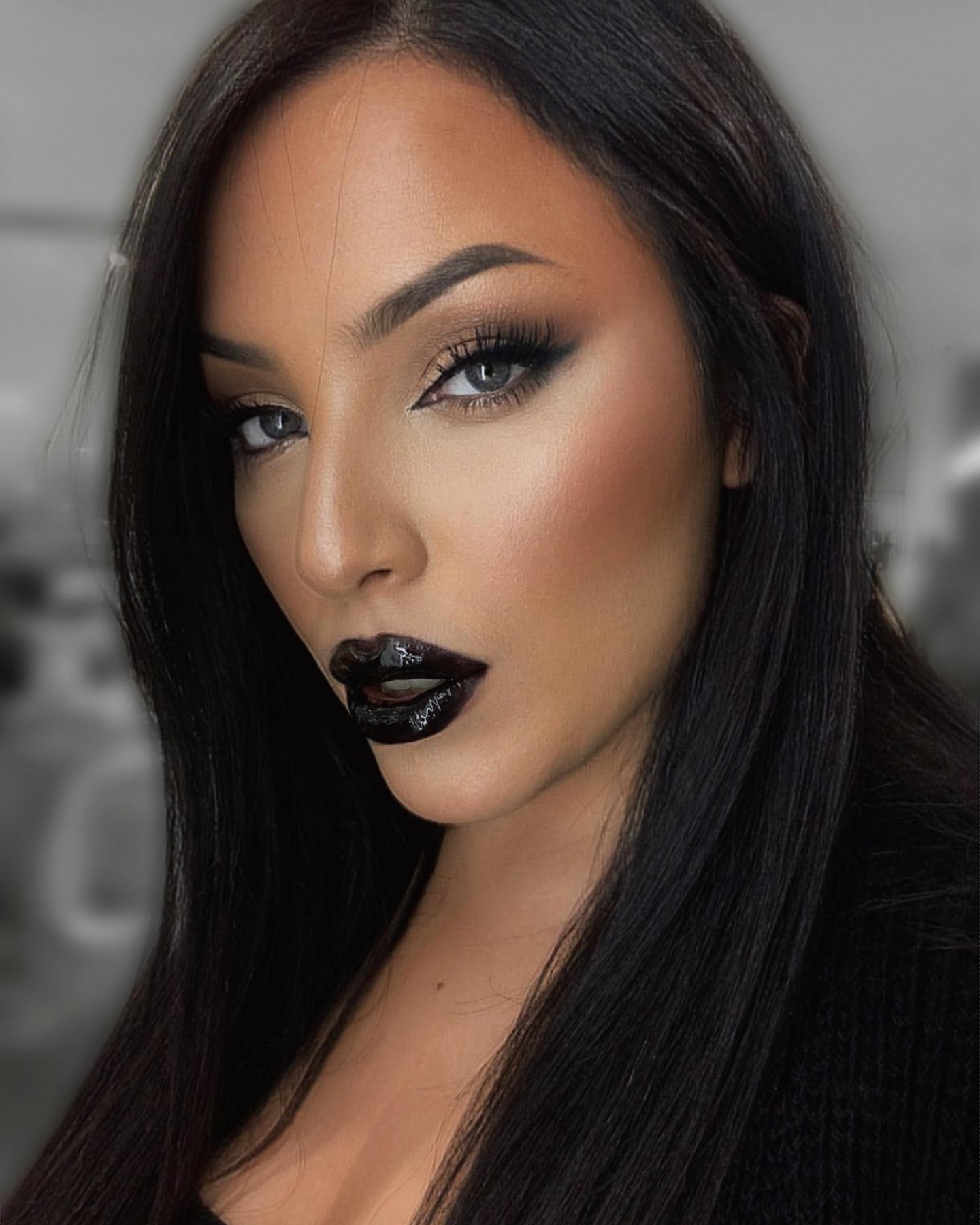 Let’s Stay Sinful This Christmas: Aesthetic Lipgloss Inspo for Your Dark Side