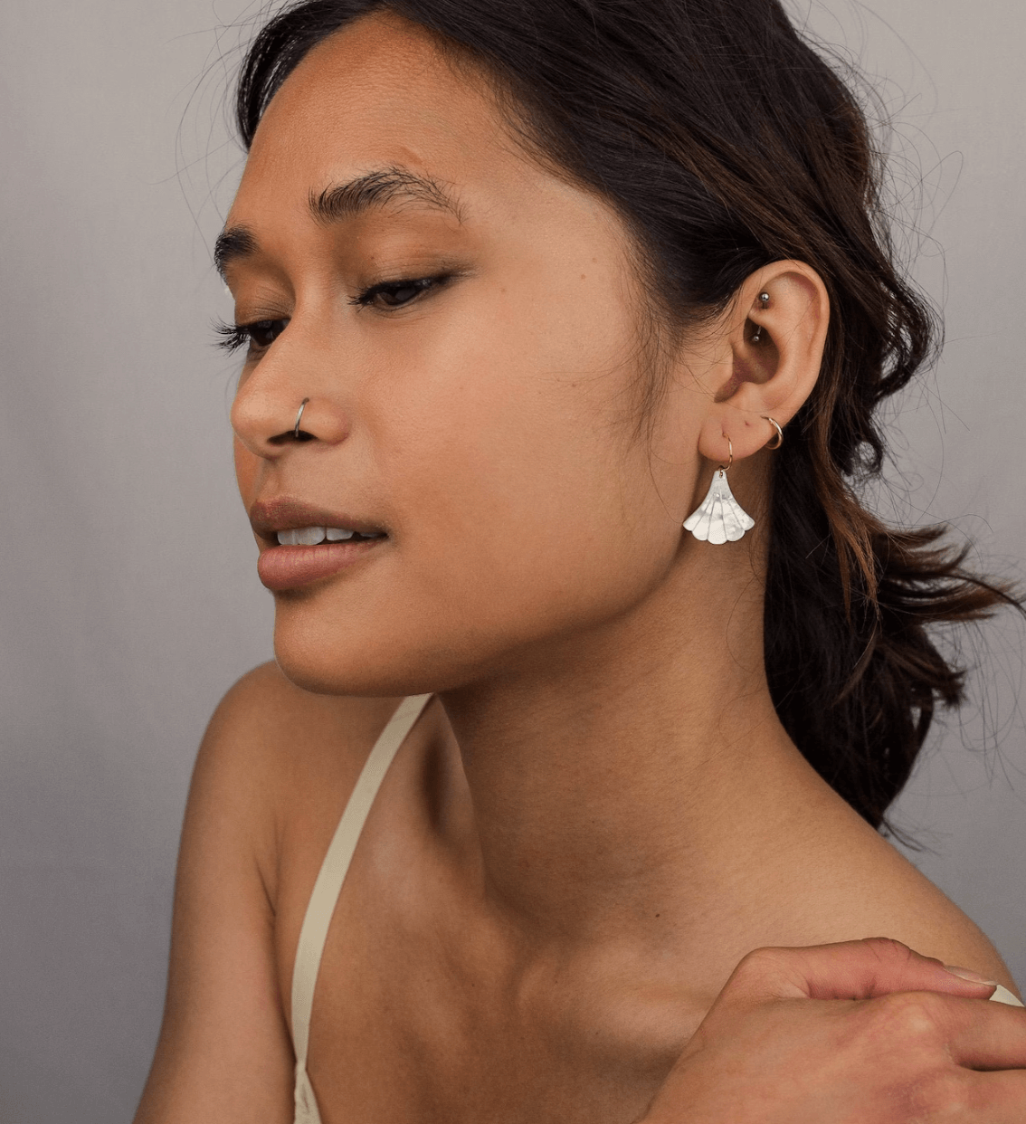 What is minimalism in jewelry?