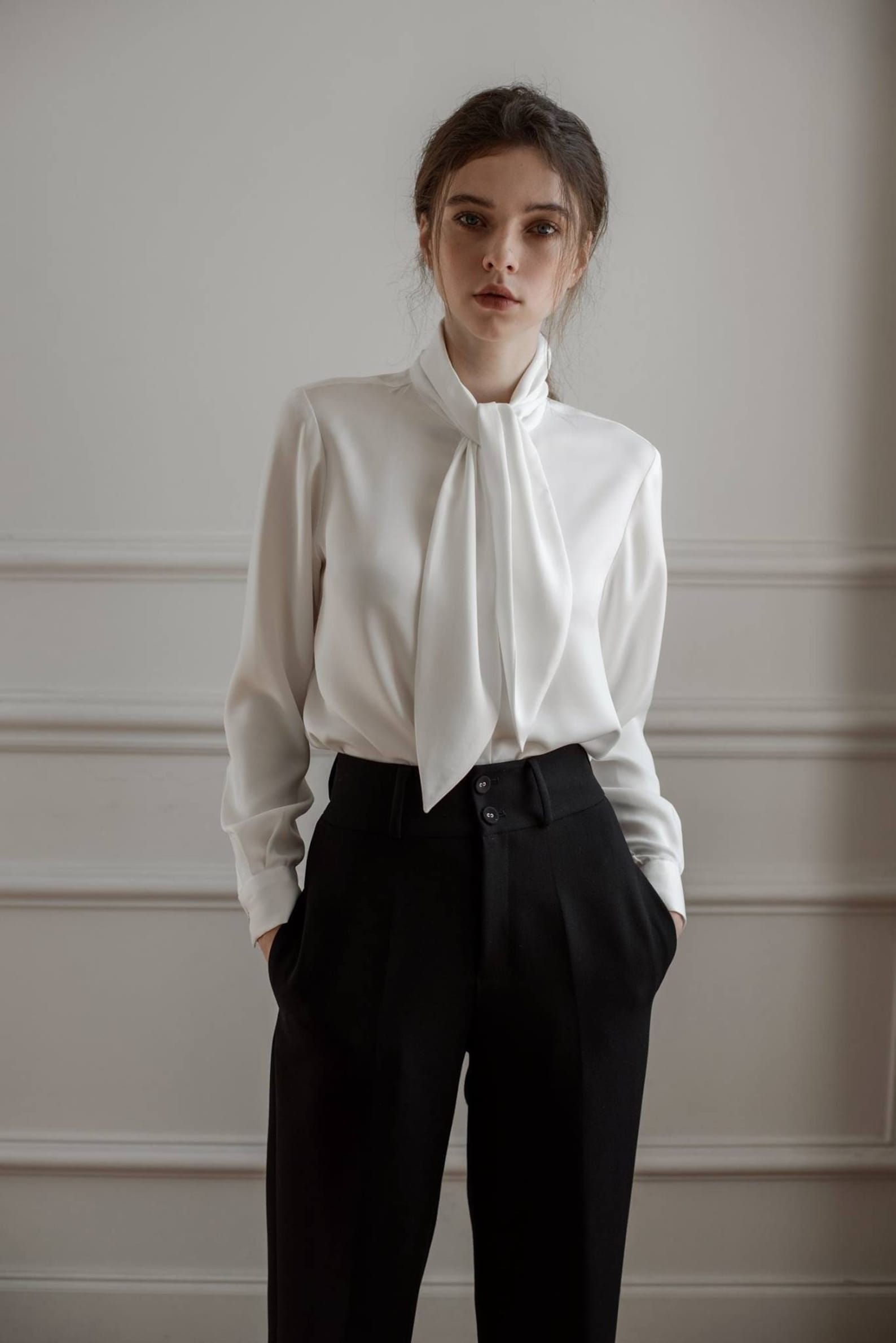 Masterpieces with Minimal Materials: How to Look Sleek with Minimalist Casual Outfits